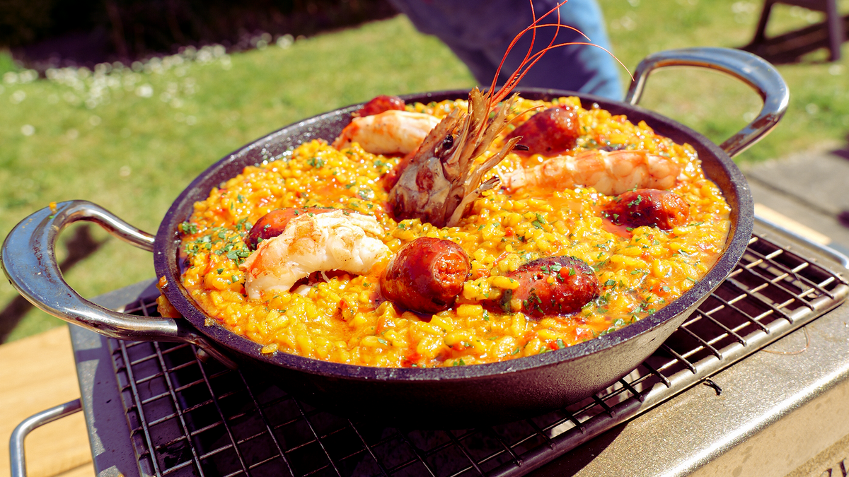 On the Coals Paella I Kasai Grills